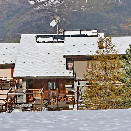 Chacaril Hotel